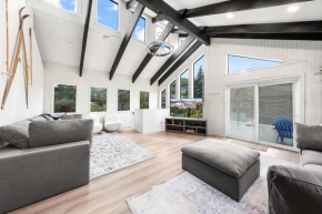 Walk to Main St, Private Hot Tub and Parking, 6 Bedrooms, Great Location - Sleeps 14